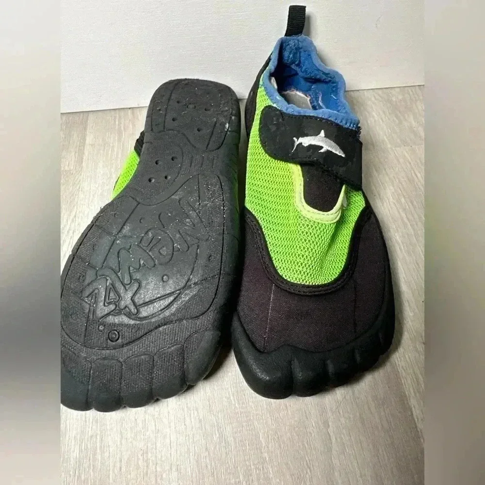Water Shoes Size 2/3 Green Neon Kids Youth Toddler Shark